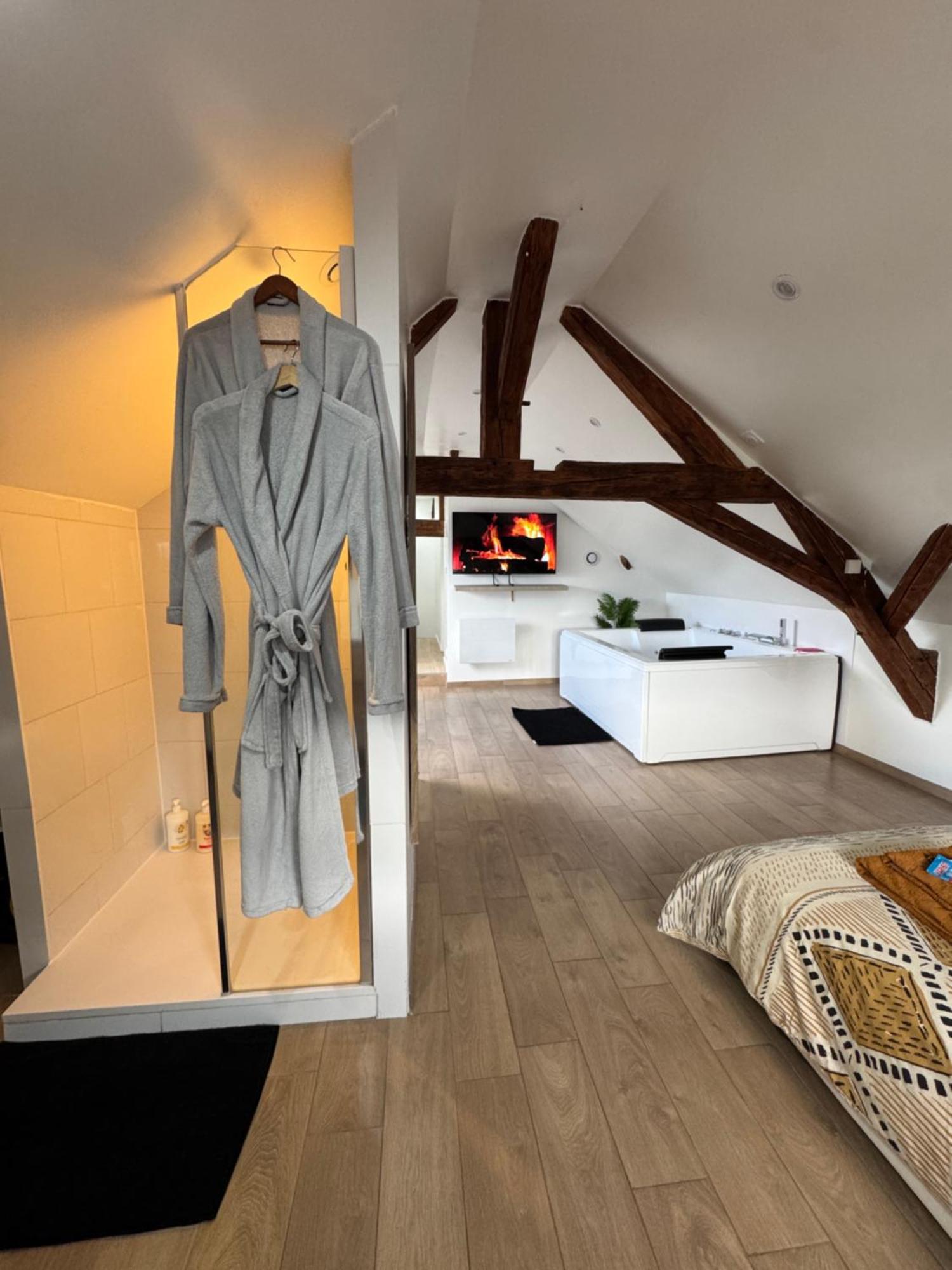 Le Cocon Du Leman Un Espace Cosy Ou Vous Retrouver 安菲翁·莱斯·班恩斯 外观 照片